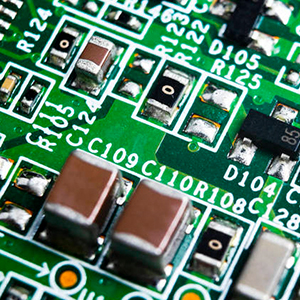 貼片電容能放大電路電壓？